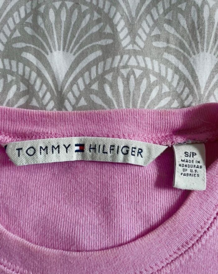 T-shirt Tommy Hilfiger rose custom crop top - photo numéro 2