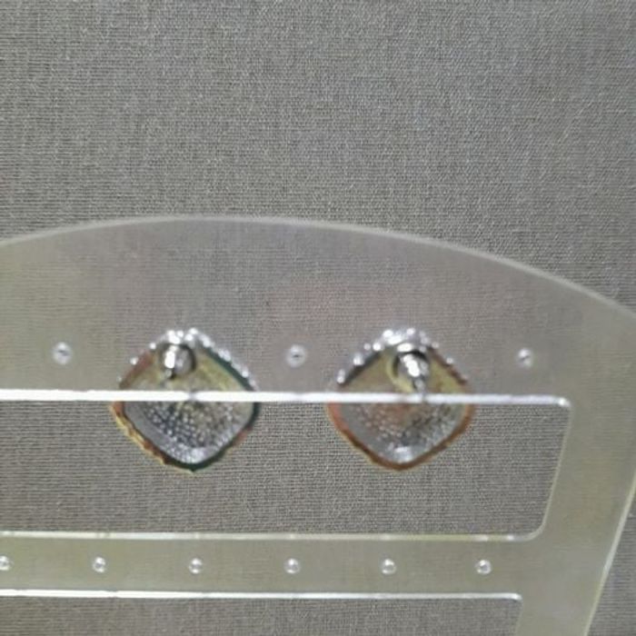 Boucles d'oreilles losanges noir et gris - photo numéro 4