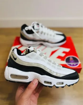 Nike Air Max 95 Patent Black And White Taille 38.5