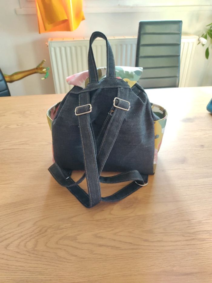 Sac à dos fleuri - photo numéro 3