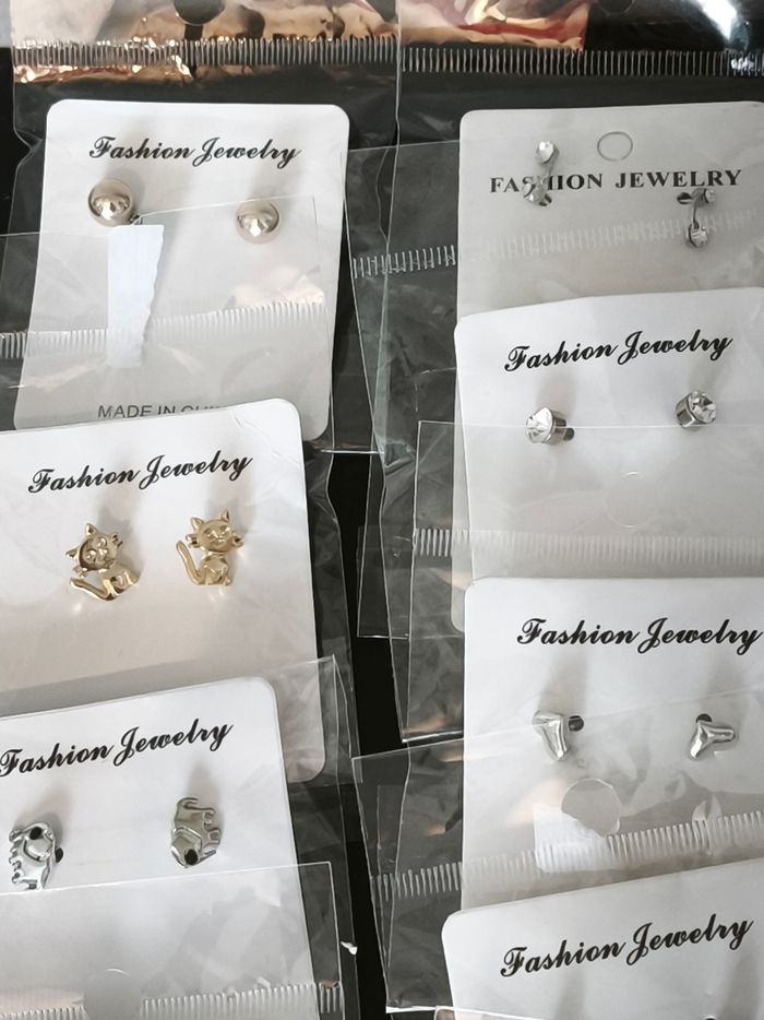 Boucles d'oreilles fantaisie - photo numéro 2