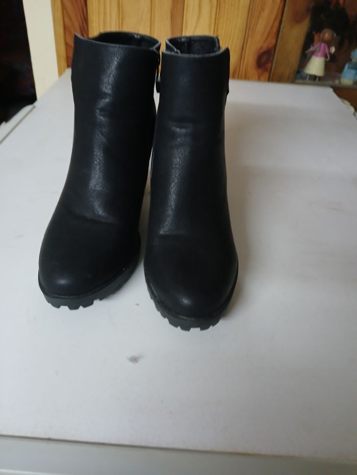 Bottines noires à talon