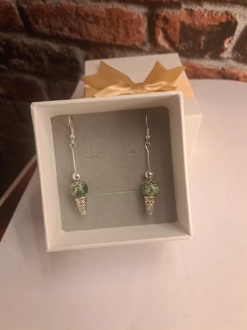 Boucles d'oreilles pendante vertes argenté