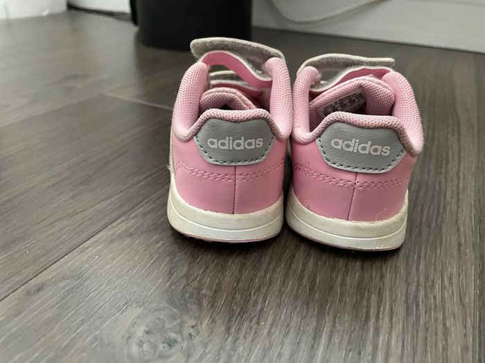 Baskets Adidas bébé pointure 20 - photo numéro 5