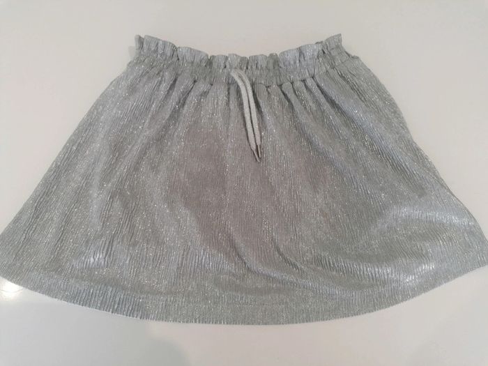 Jupe grise argenté T 5 ans 👧🏻
