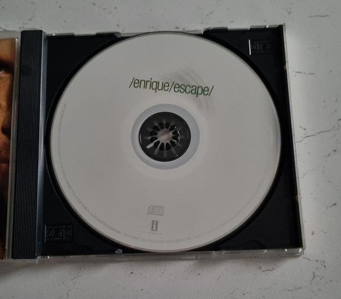 CD Enrique Iglesias "Escape" - photo numéro 7