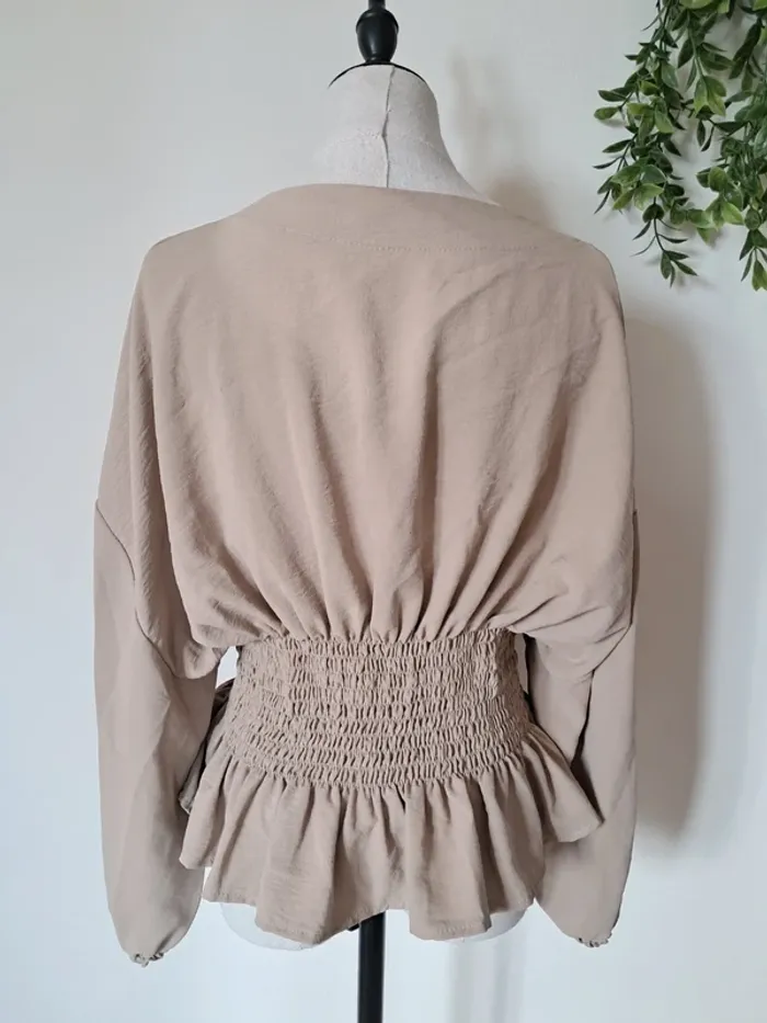 Blouse beige à smocks taille haute, manches longues - photo numéro 4