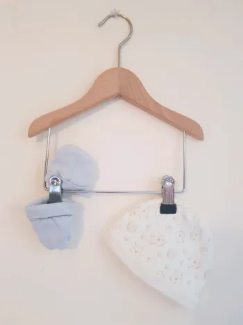 Bonnet + moufles de naissance