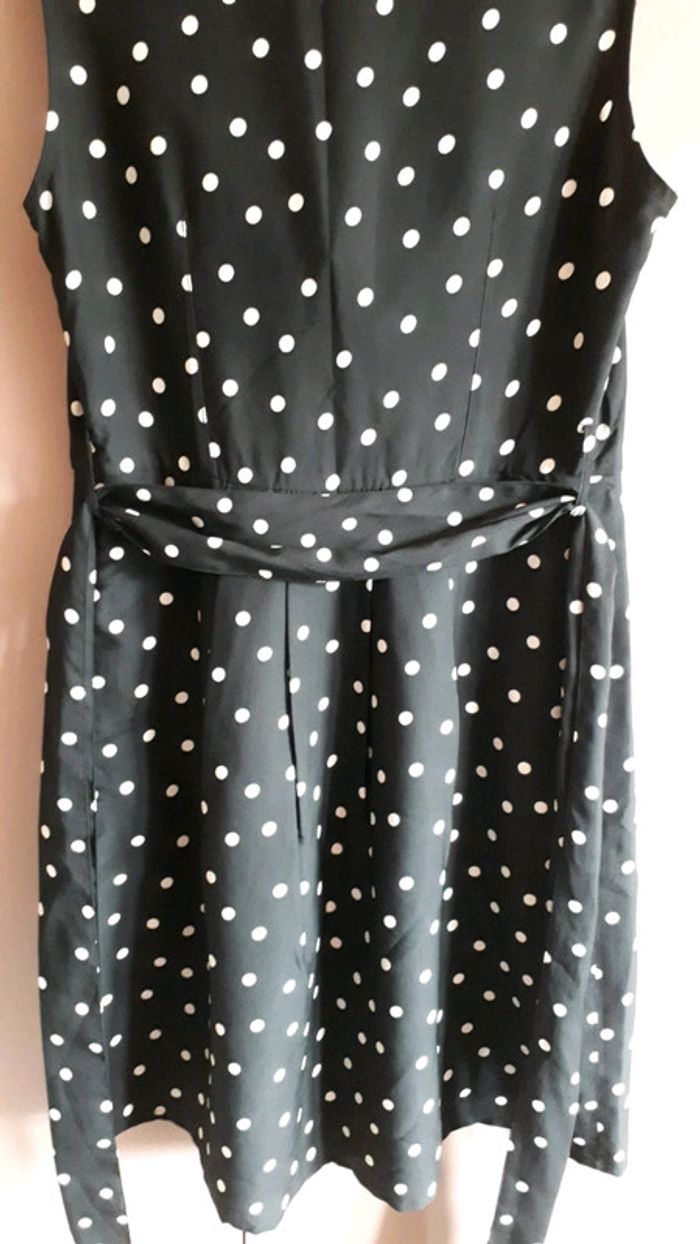 Robe noire à pois blanc - photo numéro 6