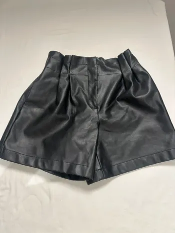 Short simili cuir Zara – Noir – Taille 13-14 ans