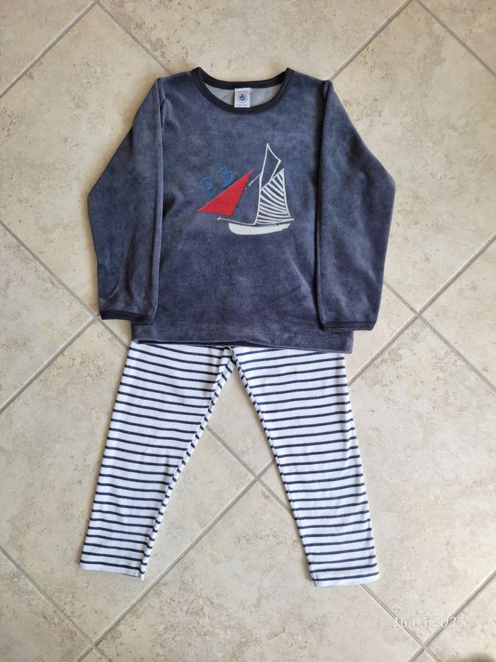 3 pyjamas velours Petit Bateau 5ans - photo numéro 2