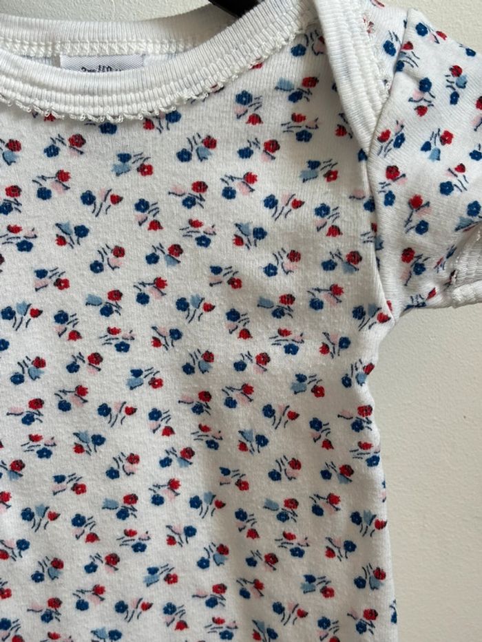 Lot 2 bodies fleuris manches courtes Petit Bateau 3 mois - photo numéro 9