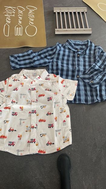 Lot 2 chemises 18 mois