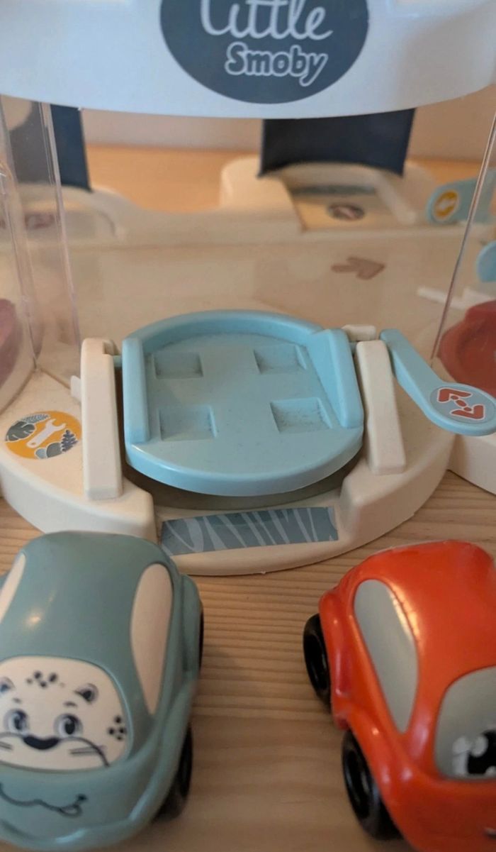 Garage little smoby + 2 voitures - photo numéro 5