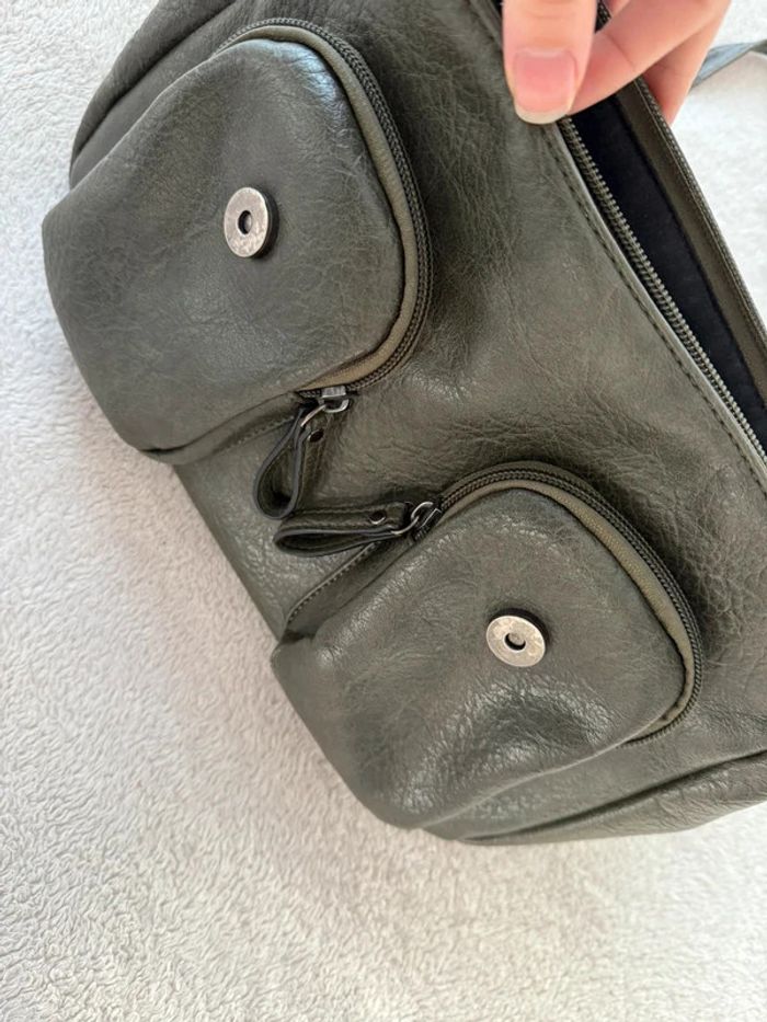 Petit sac à main classe élégant similicuir gris anthracite avec poches extérieures et intérieures - photo numéro 5