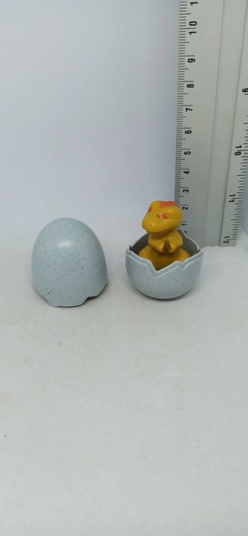 Bébé dinosaure allosaure avec œuf coquille playmobil