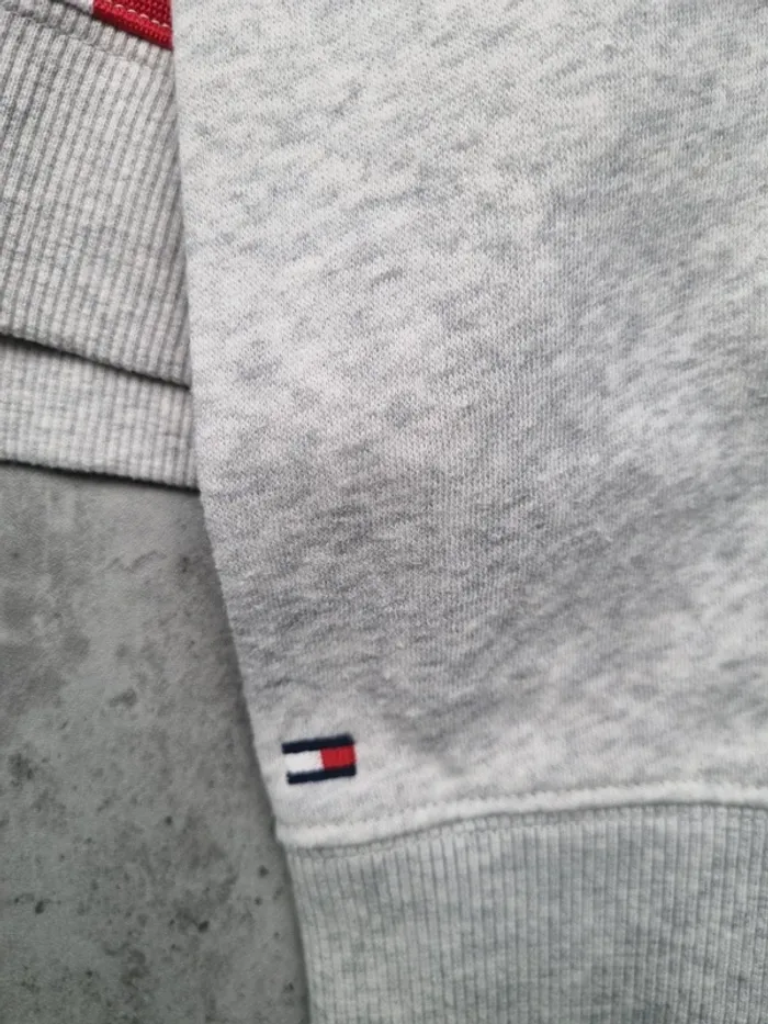 Sweat Tommy Hilfiger gris M Hommes (mesures en photos) - photo numéro 5