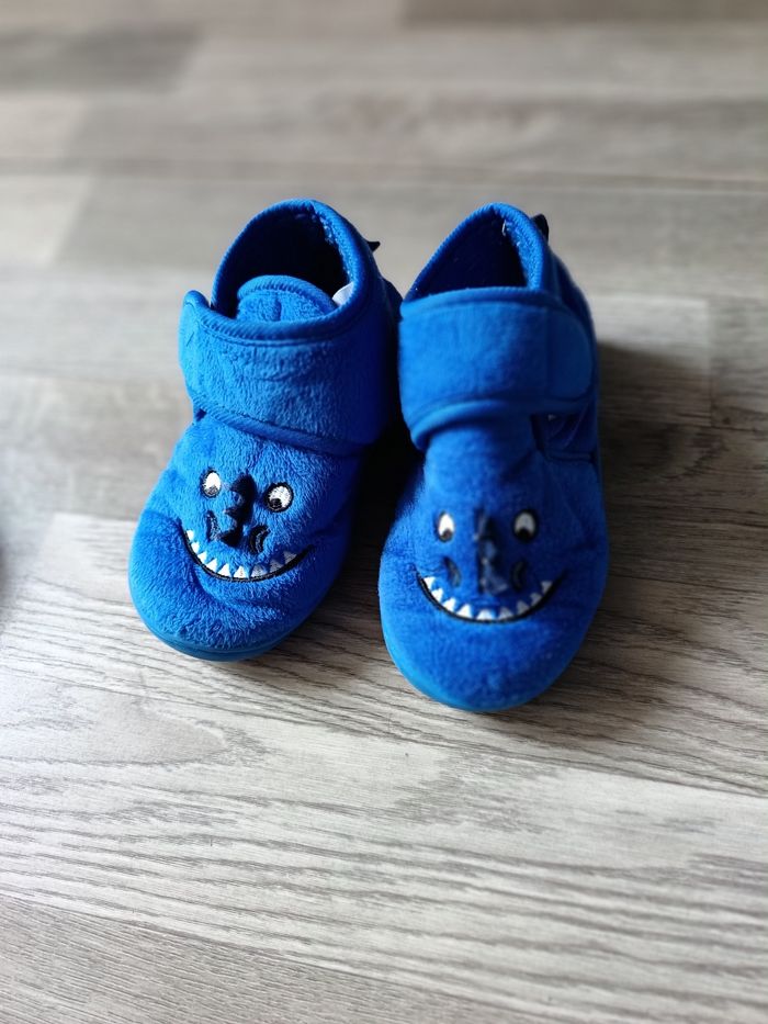 Lot chaussures  25 garçon - photo numéro 8