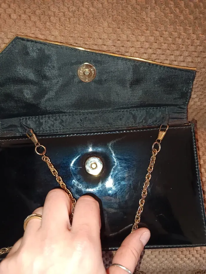Pochette avec chaîne - photo numéro 5