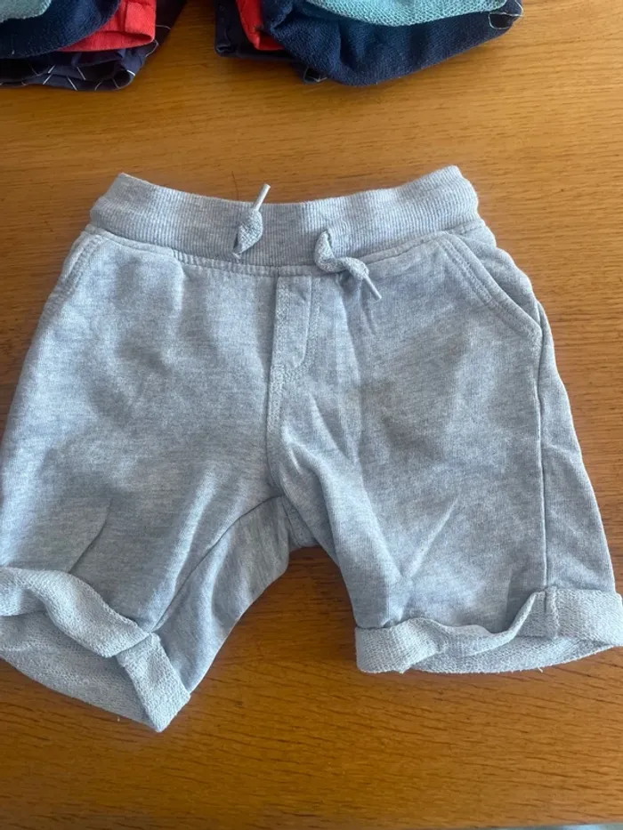 8 short et bermuda garçon 4 ans - photo numéro 9