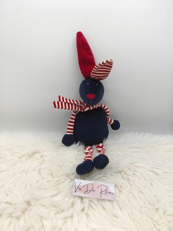 Doudou lapin Bout'chou Bleu marine, rouge et blanc.