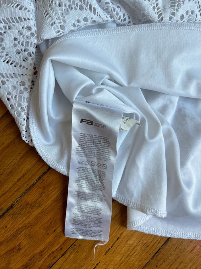 Neuve! Sublime robe blanche éclatant taille 10 ans - photo numéro 8