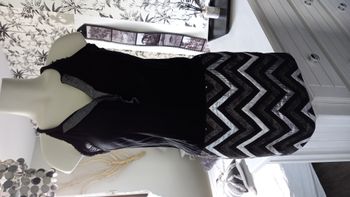 Robe noire Colorblock