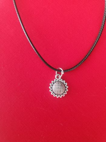 Collier cordon noir réglable fleur de tournesol