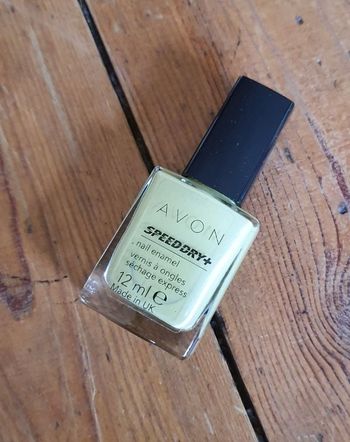 Vernis à ongles neuf Avon jaune pâle Speedry