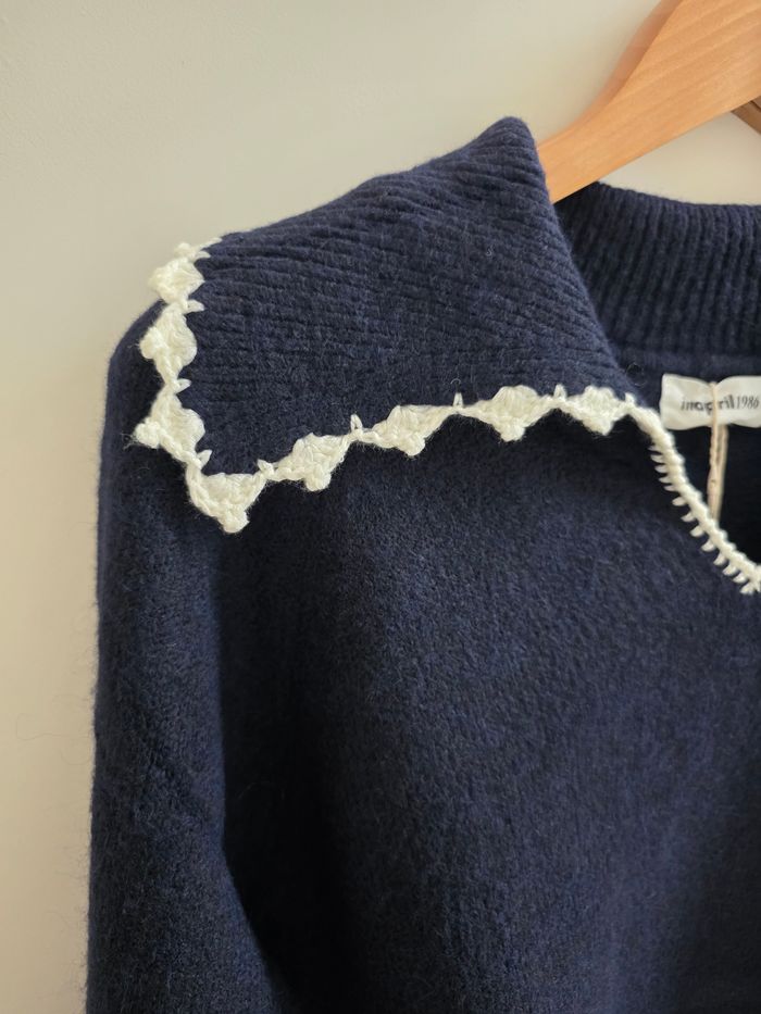 Pull bleu marine in april 1986 - photo numéro 3