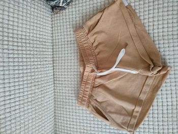 Short fille taille XS en très bon état