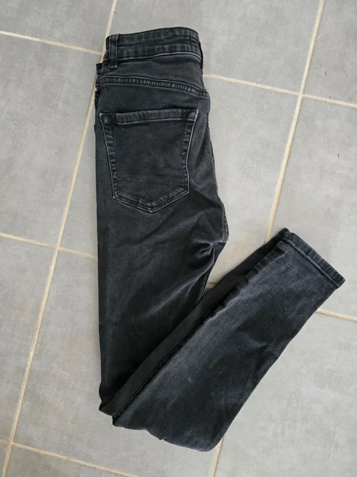 Jean skinny noir - photo numéro 4