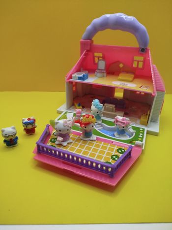 Hello Kitty Dream house 