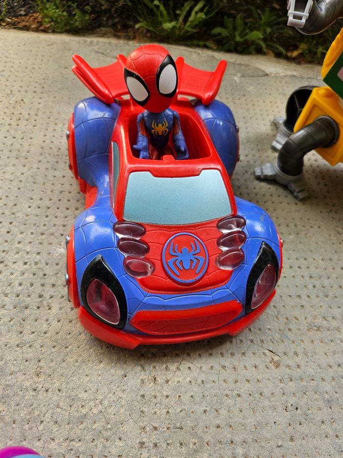 Lot spidey véhicule + octopus - photo numéro 3