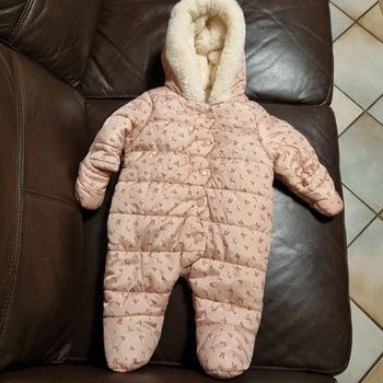 combinaison bébé fourrée taille 3 mois