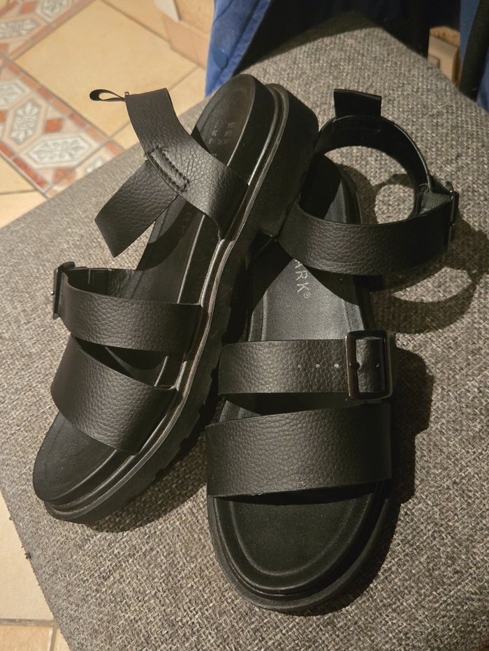 Sandales noires à boucles P38 Primark - photo numéro 5