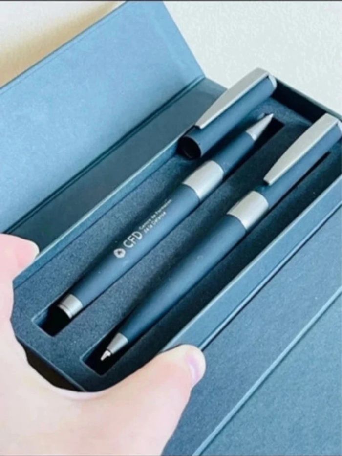 Lot deux stylo neuf avec écrin