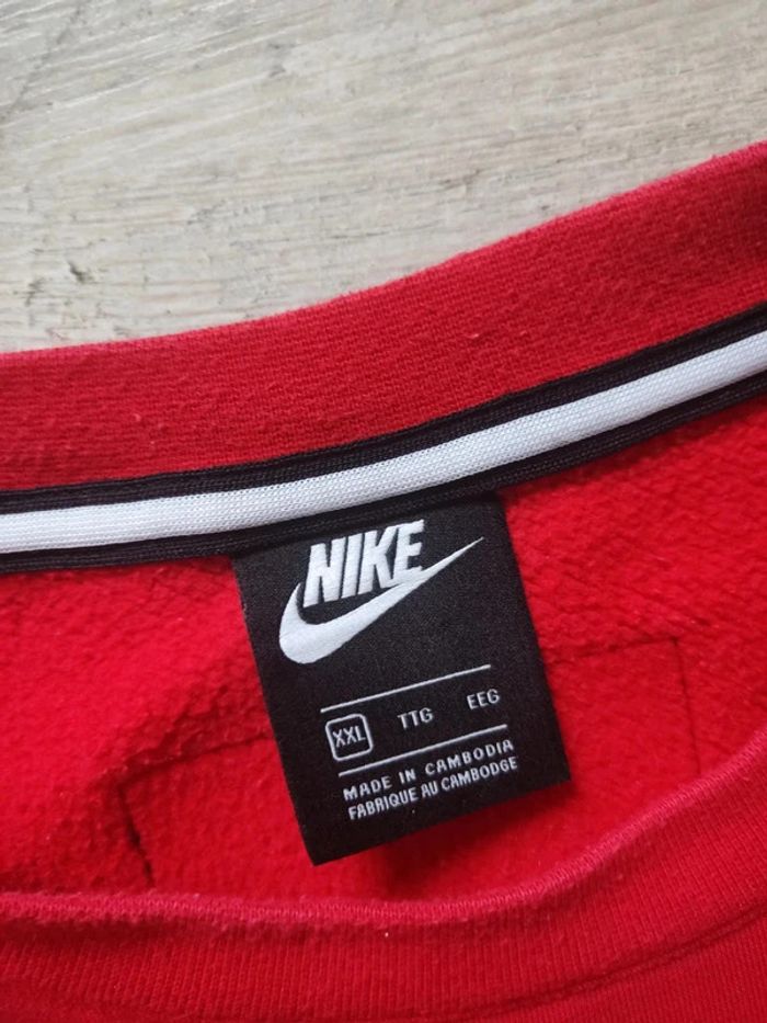 Sweat manches longues rouge logo noir blanc taille XXL Nike - photo numéro 6