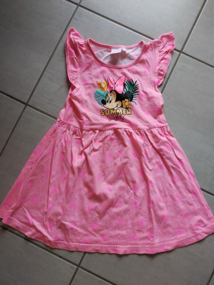 Robe peu portée comme neuve taille 6 ans - photo numéro 2