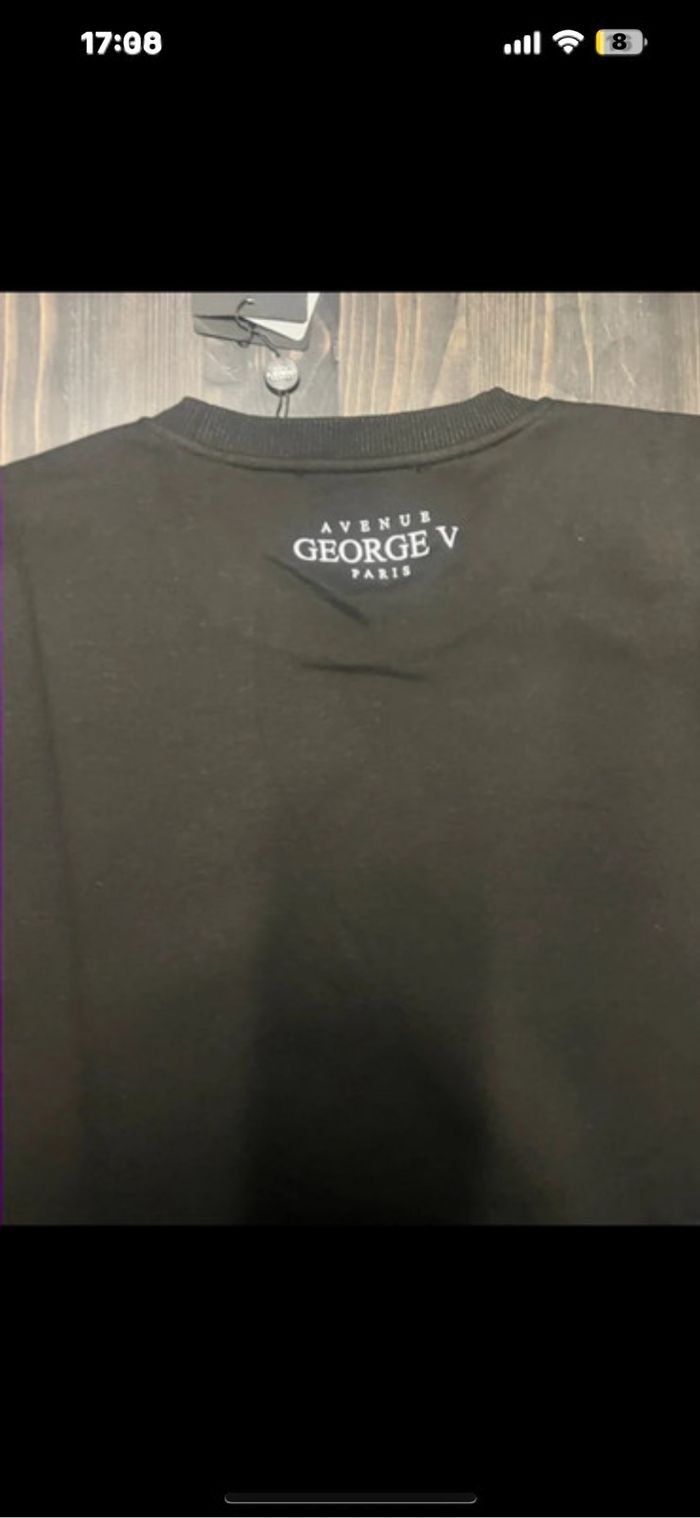 Sweat  Avenue George V Paris - photo numéro 4