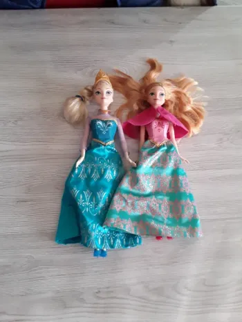 Poupées Elsa et Anna la Reine des Neiges