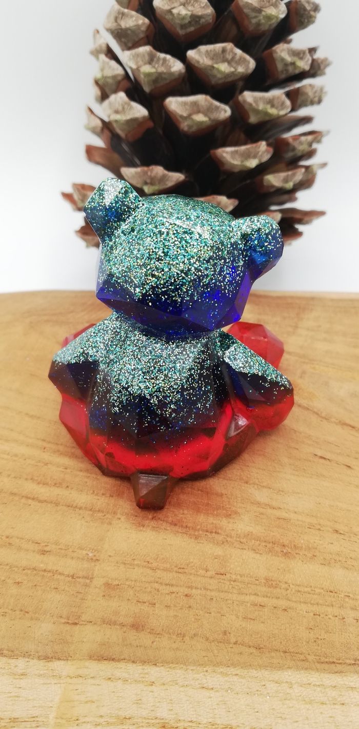 Ourson assis en résine - photo numéro 3