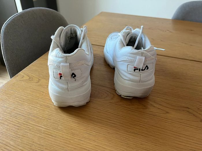 Basket Fila taille 38 couleur blanc état satisfaisant - photo numéro 3