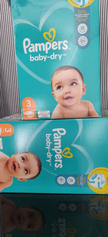 Couche Pampers  taille 3