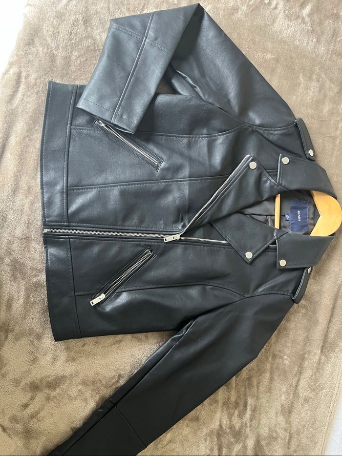Veste simili