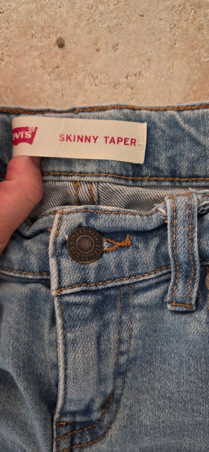 Jean Levi’s Skinny Taper – bleu clair – garçon/fille 10 ans (140 cm) – excellent état' - photo numéro 6