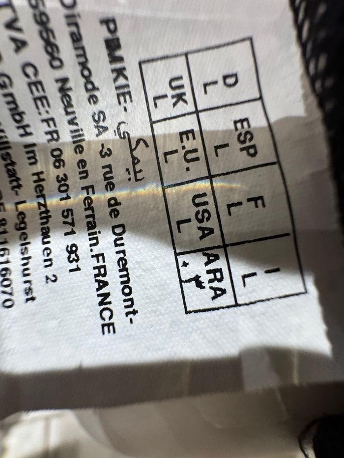 T-shirt strasse noir Pimkie, taille L Je vends un T-shirt Avec des strass - photo numéro 7