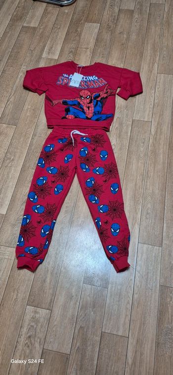 Ensemble spiderman zara