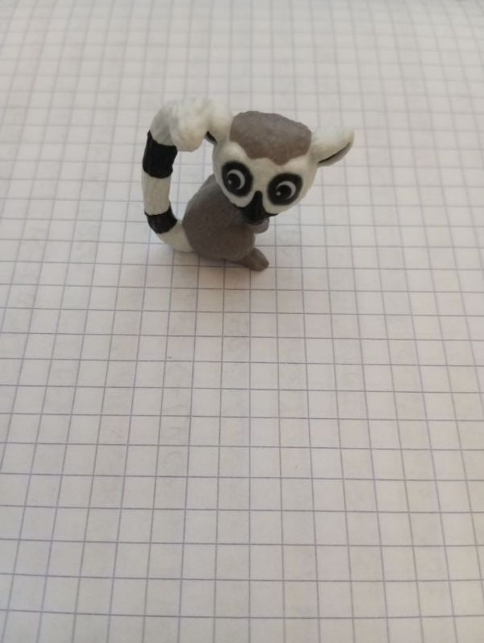 Figurine lémurien