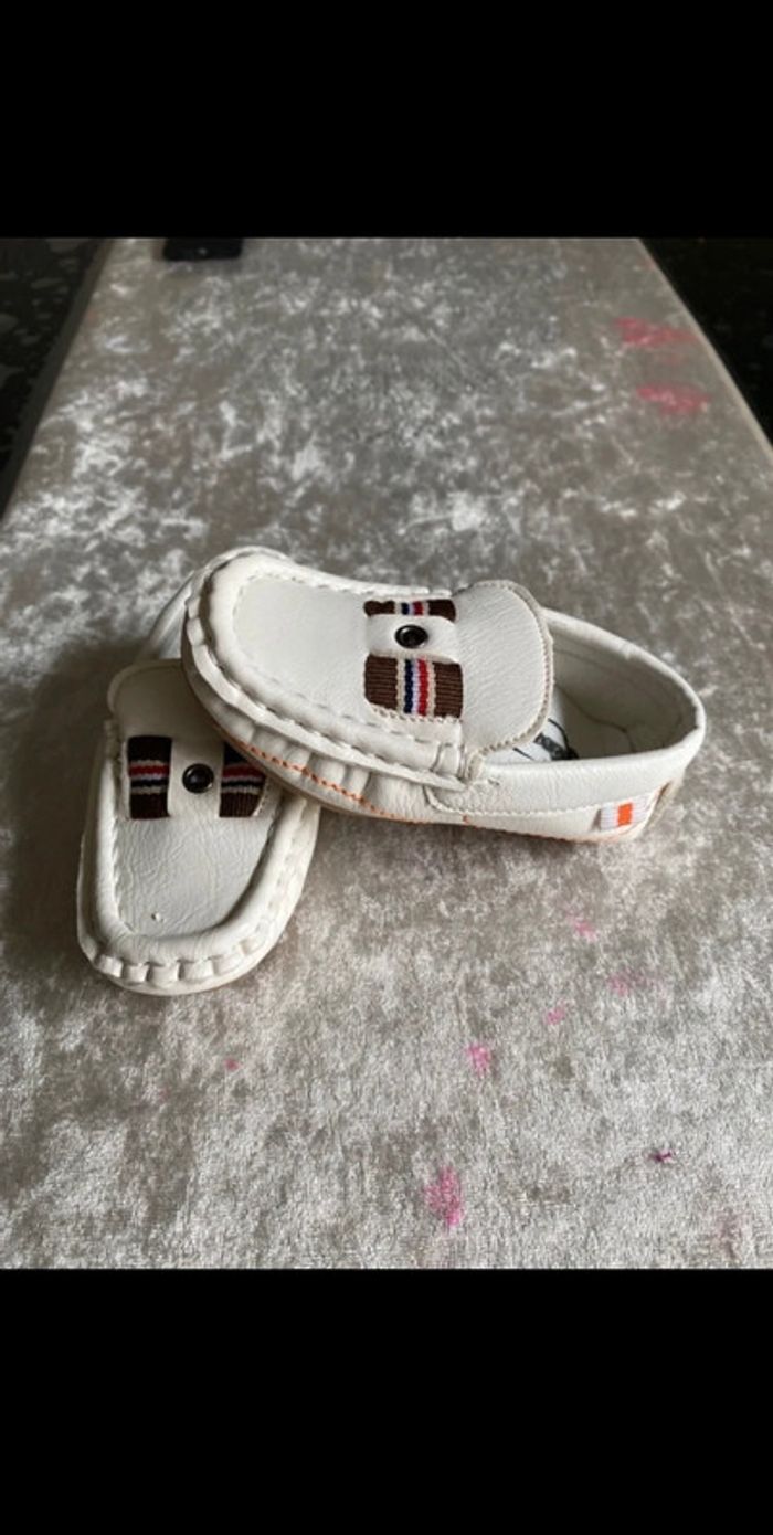 Chaussures garçon taille 20 - photo numéro 3